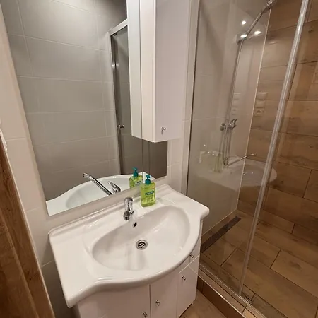 Apartament New Surany